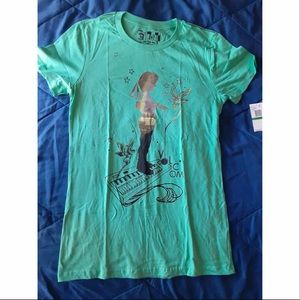 Volcom T-shirt Large NWT